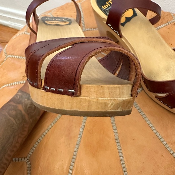 Swedish hasbeens Suzanne peeptoe clog - Picture 9 of 10